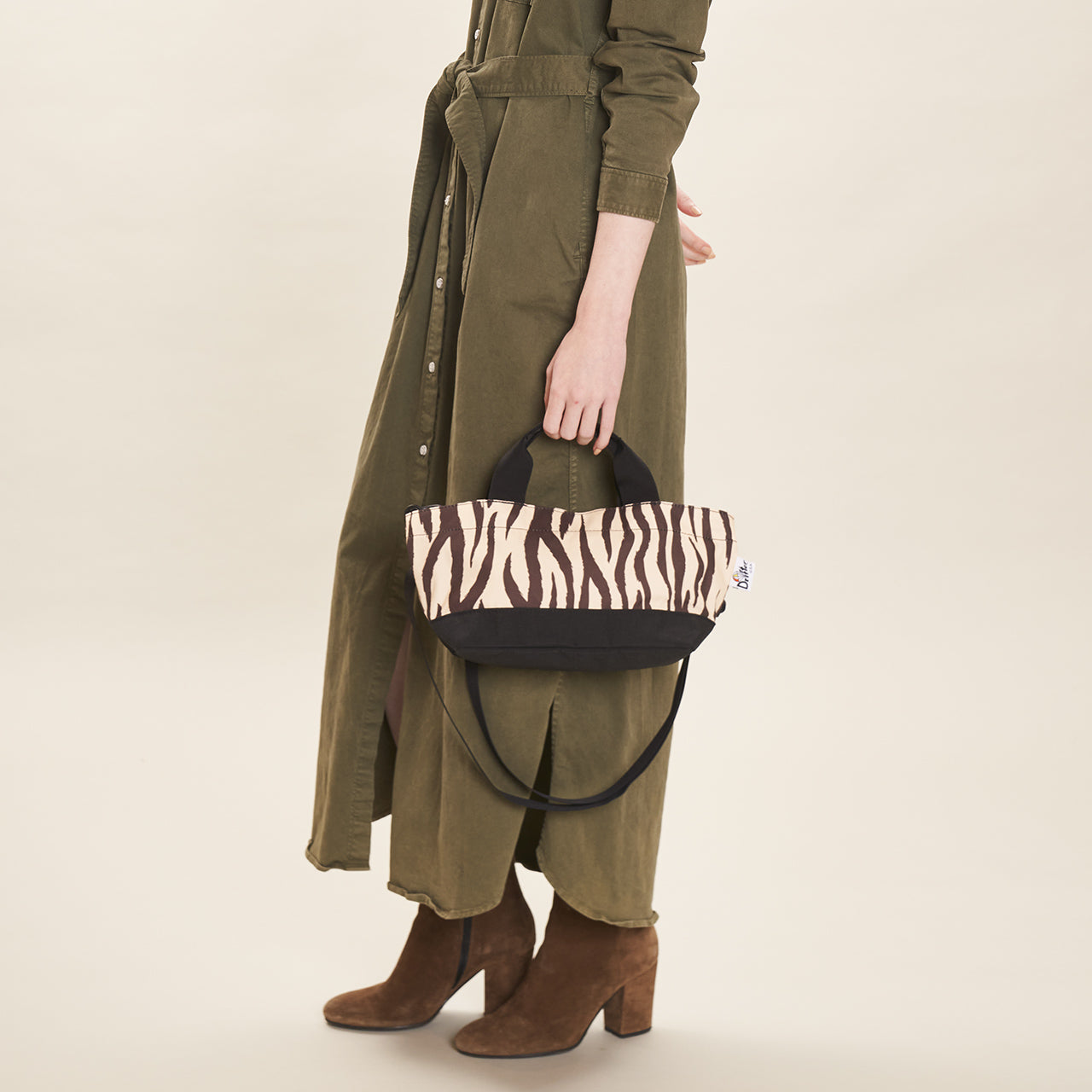 WIDE TOTE