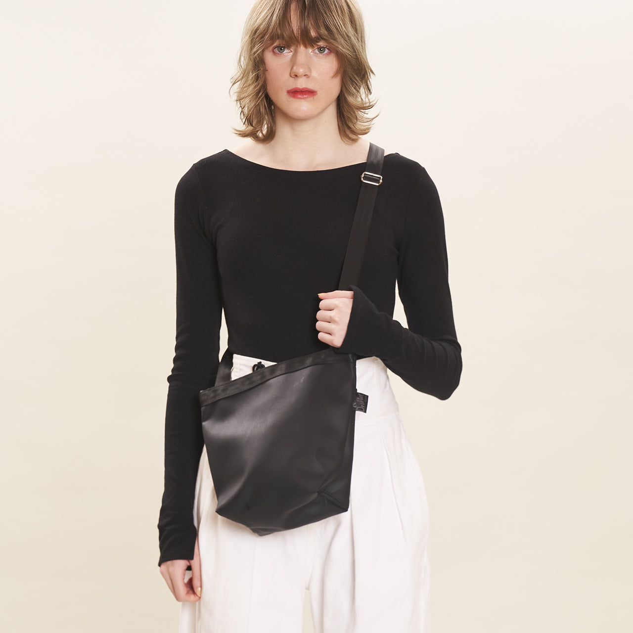 ZIP TOP SHOULDER
