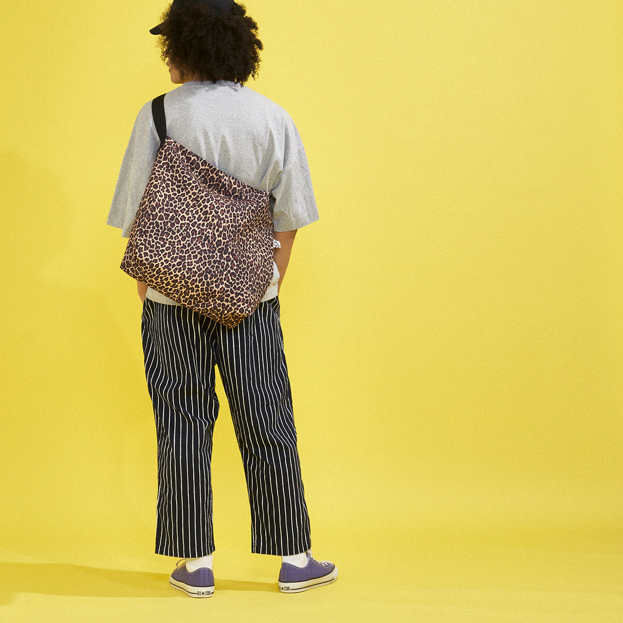 PLAIN SHOULDER BAG