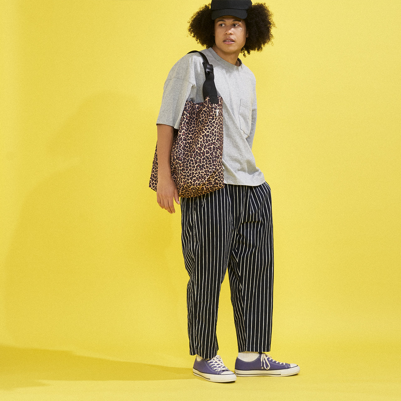 PLAIN SHOULDER BAG