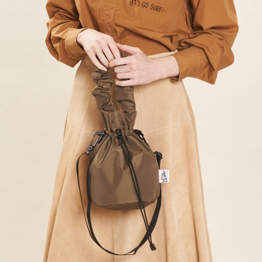 GATHER HANDLE POUCH